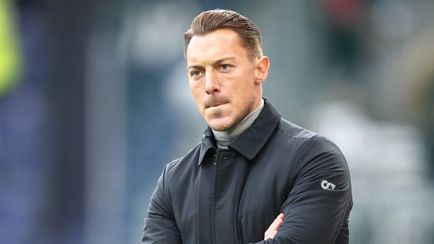 Kubet báo cáo Truyền thông: Eintracht đã đàm phán với HLV mới